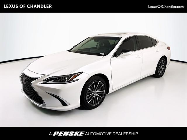 2025 Lexus ES 300h 300h's photo