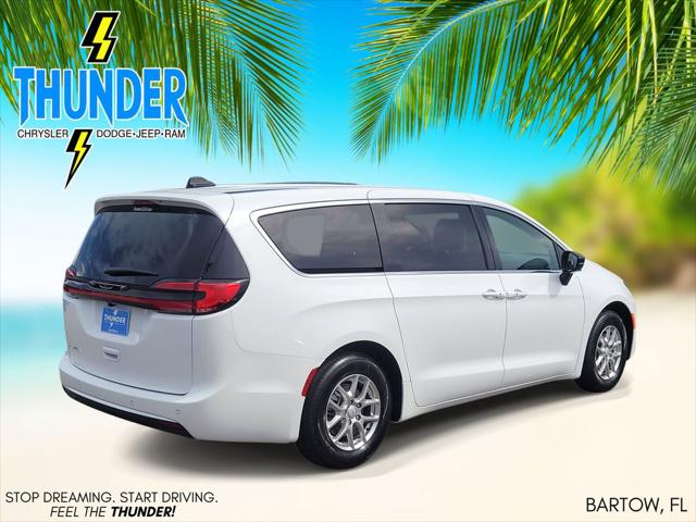 2027 Chrysler Pacifica Select