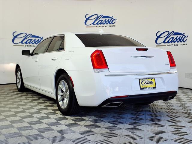 2022 Chrysler 300 Touring