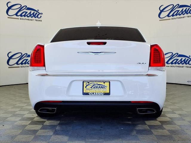 2022 Chrysler 300 Touring