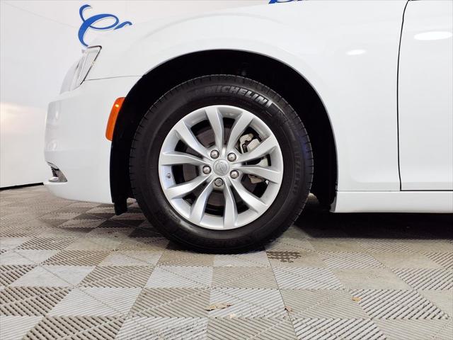 2022 Chrysler 300 Touring