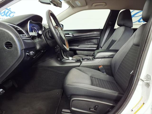 2022 Chrysler 300 Touring