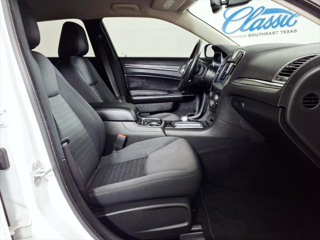 2022 Chrysler 300 Touring