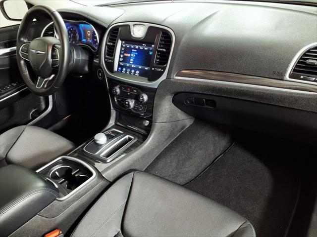 2022 Chrysler 300 Touring