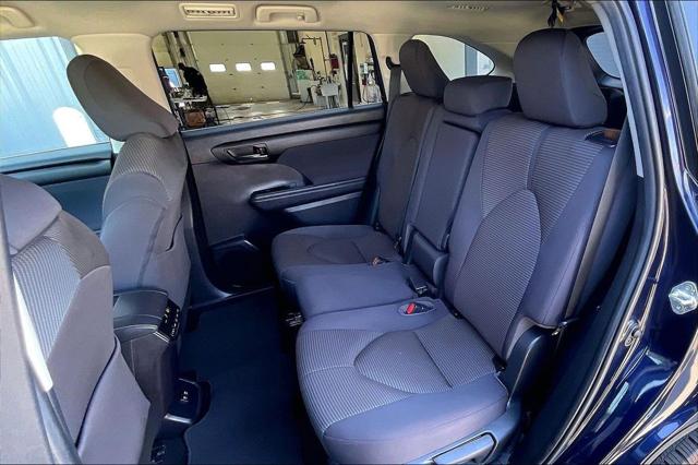 2021 Toyota Highlander LE