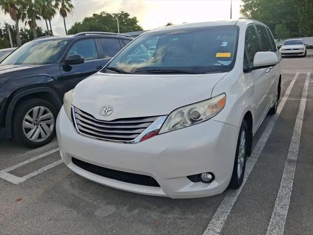 2017 Toyota Sienna XLE 7 Passenger