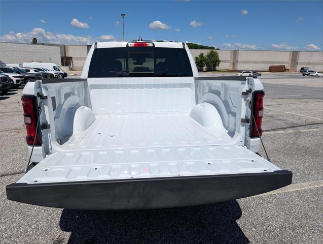 2026 Ram 1500 Express Crew Cab 4x4 5'7" Box