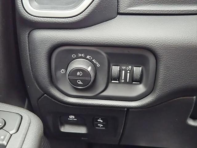 2026 Ram 1500 Big Horn Crew Cab 4x4 5'7" Box