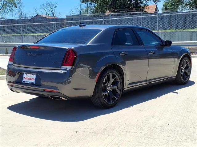 2021 Chrysler 300 Touring