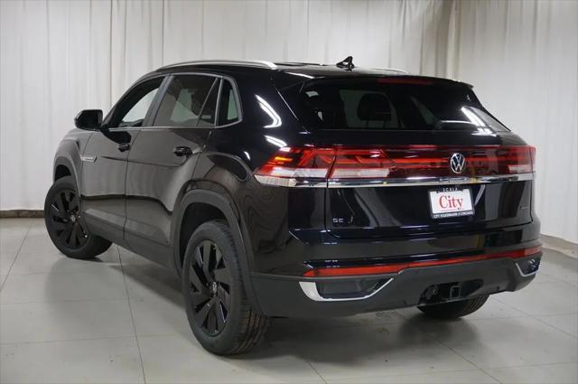 2026 Volkswagen Atlas Cross Sport SE with Technology