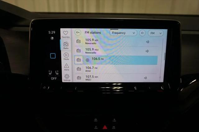 2026 Volkswagen Atlas Cross Sport SE with Technology