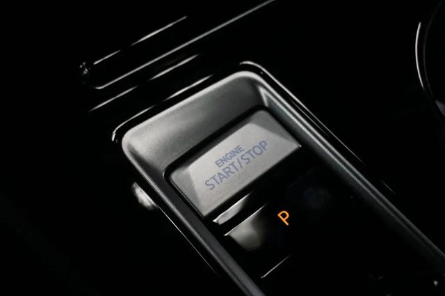 2026 Volkswagen Atlas Cross Sport SE with Technology