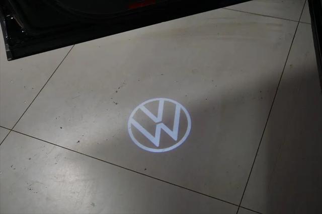 2026 Volkswagen Atlas Cross Sport SE with Technology