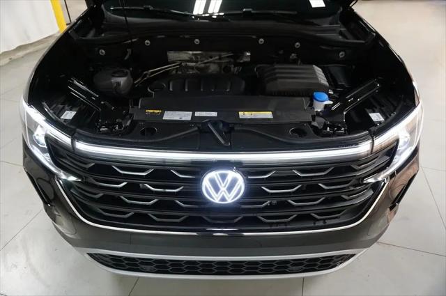 2026 Volkswagen Atlas Cross Sport SE with Technology