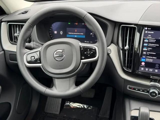 2025 Volvo XC60 B5 Plus