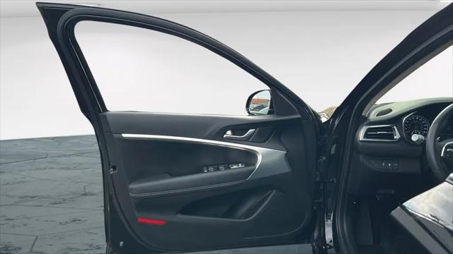 2025 Genesis G70 2.5T RWD