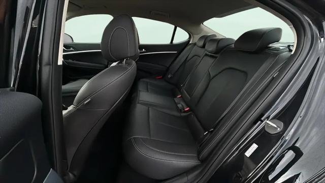 2025 Genesis G70 2.5T RWD