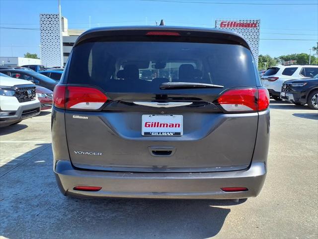 2023 Chrysler Voyager LX