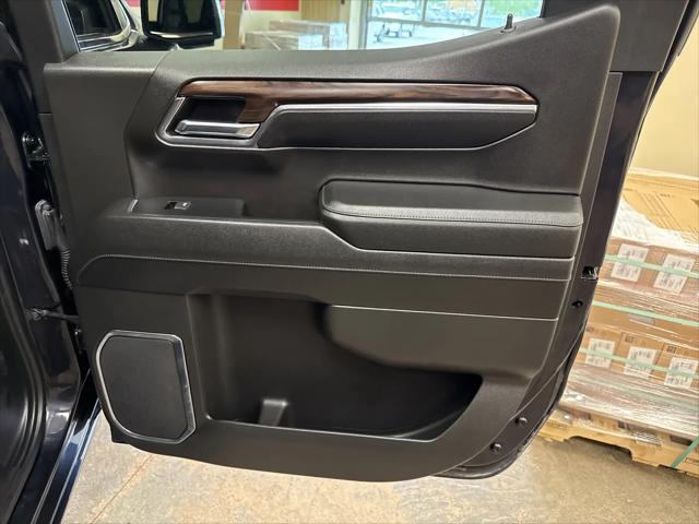 2024 GMC Sierra 1500 4WD Crew Cab Short Box SLT