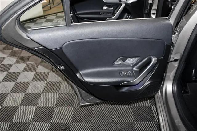 2019 Mercedes-Benz A 220 A 220