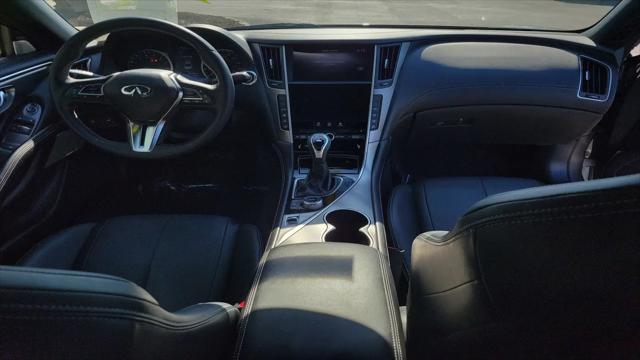 2022 INFINITI Q60 LUXE