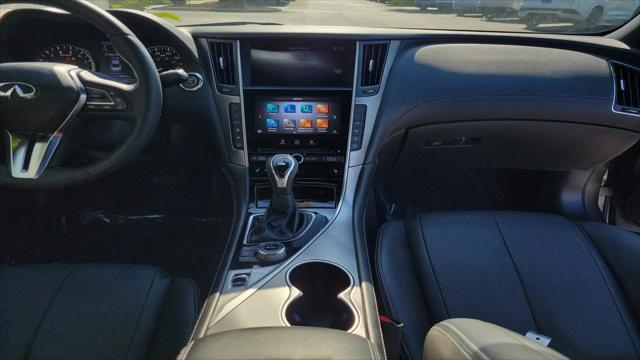 2022 INFINITI Q60 LUXE
