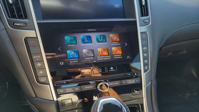 2022 INFINITI Q60 LUXE