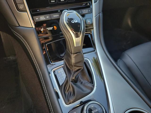 2022 INFINITI Q60 LUXE