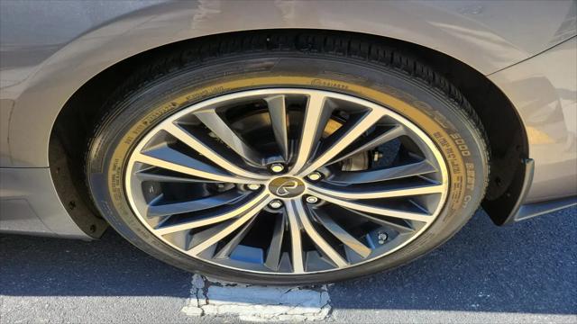 2022 INFINITI Q60 LUXE