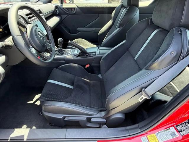 2025 Toyota GR86 Premium
