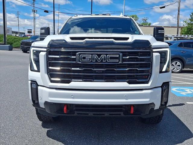 2024 GMC Sierra 2500HD 4WD Crew Cab Standard Bed AT4