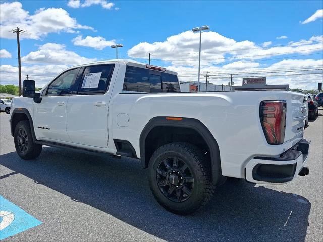 2024 GMC Sierra 2500HD 4WD Crew Cab Standard Bed AT4