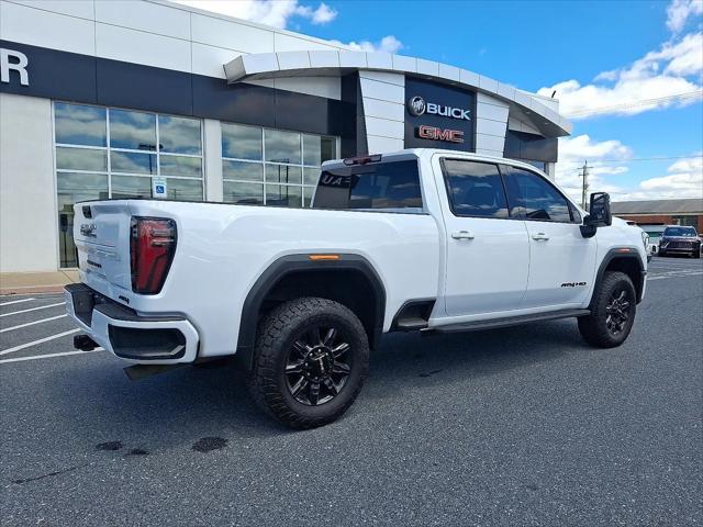 2024 GMC Sierra 2500HD 4WD Crew Cab Standard Bed AT4