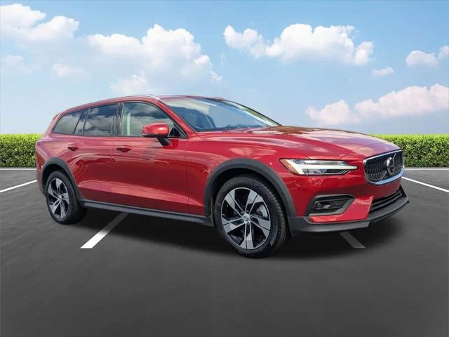 2023 Volvo V60 Cross Country B5 Plus