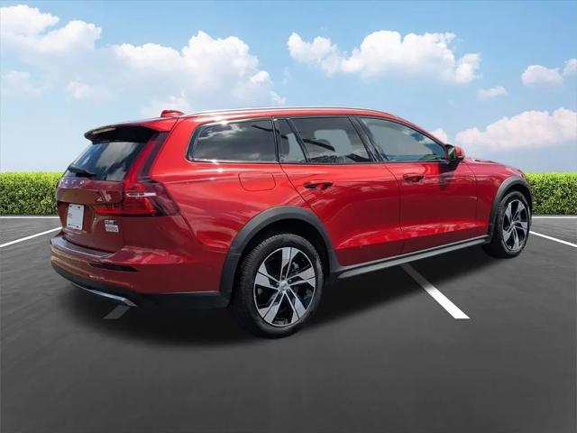 2023 Volvo V60 Cross Country B5 Plus