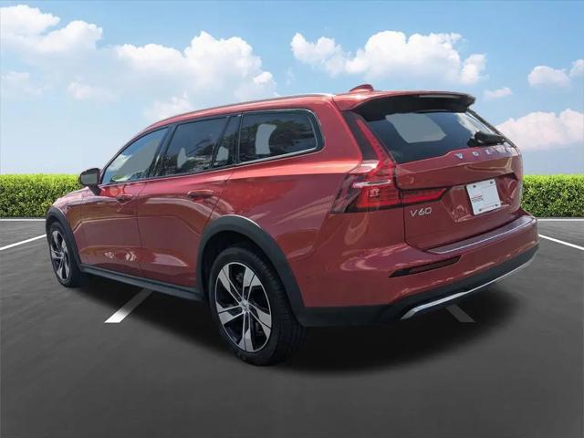 2023 Volvo V60 Cross Country B5 Plus