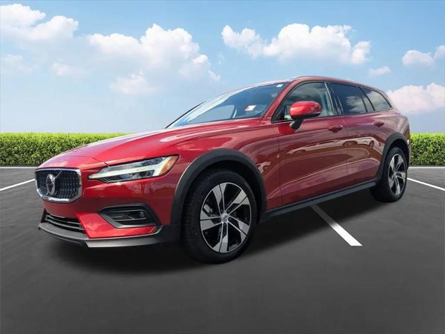 2023 Volvo V60 Cross Country B5 Plus