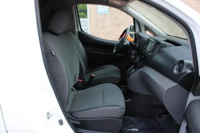 2017 Nissan NV200 SV