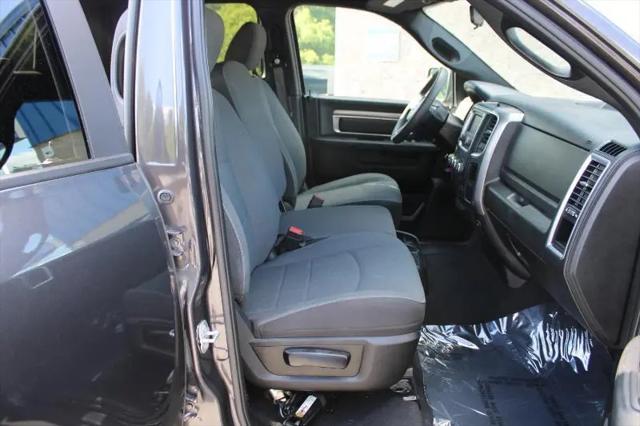 2024 Ram 1500 Classic Warlock Crew Cab 4x2 5'7" Box