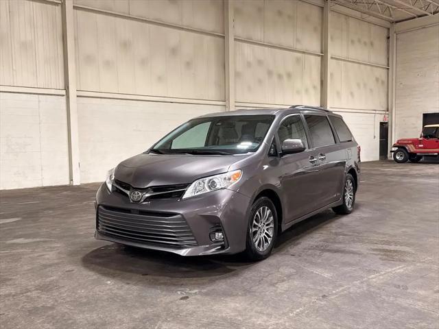2020 Toyota Sienna XLE
