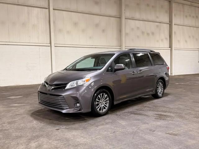 2020 Toyota Sienna XLE
