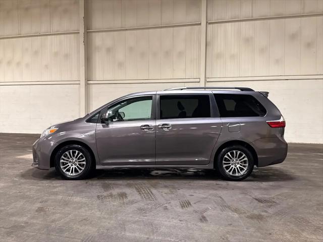 2020 Toyota Sienna XLE