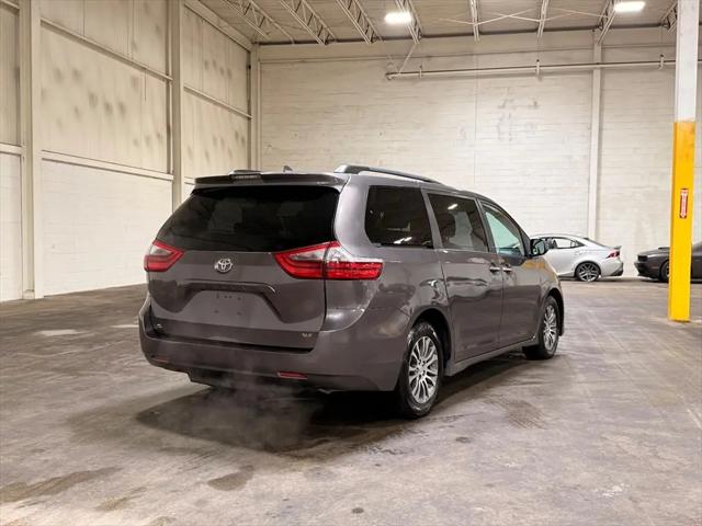 2020 Toyota Sienna XLE