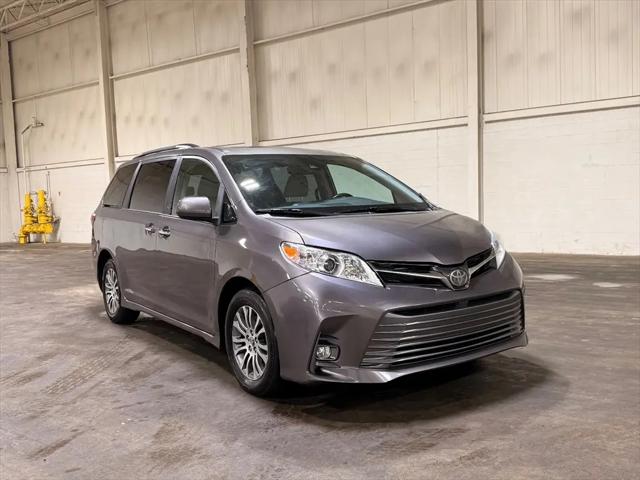 2020 Toyota Sienna XLE