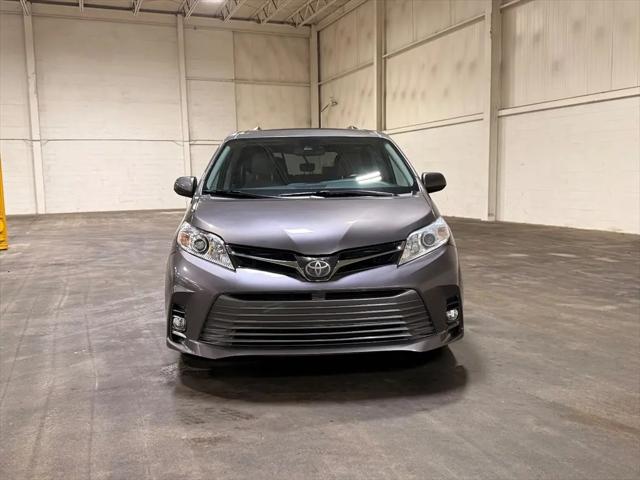 2020 Toyota Sienna XLE