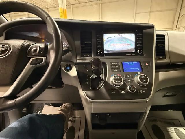 2020 Toyota Sienna XLE