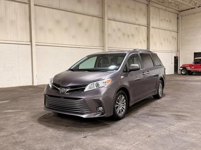 2020 Toyota Sienna XLE