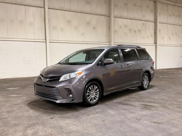 2020 Toyota Sienna XLE