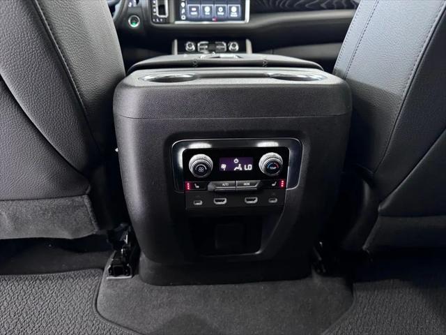 2023 GMC Yukon 4WD Denali
