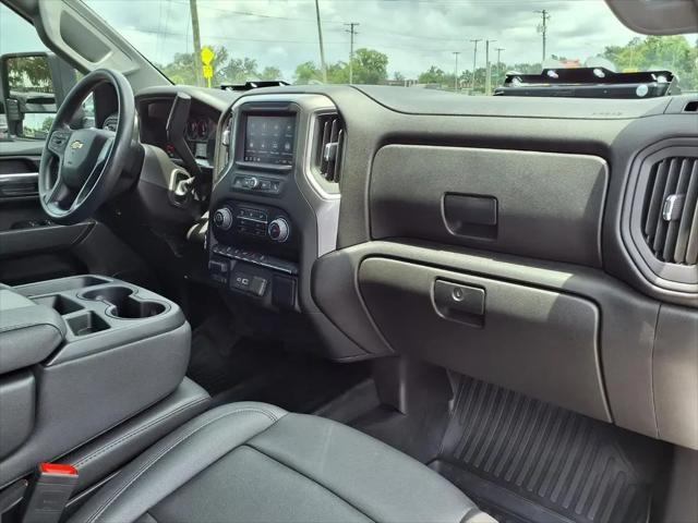 2025 Chevrolet Silverado 3500HD 4WD Crew Cab Long Bed Work Truck